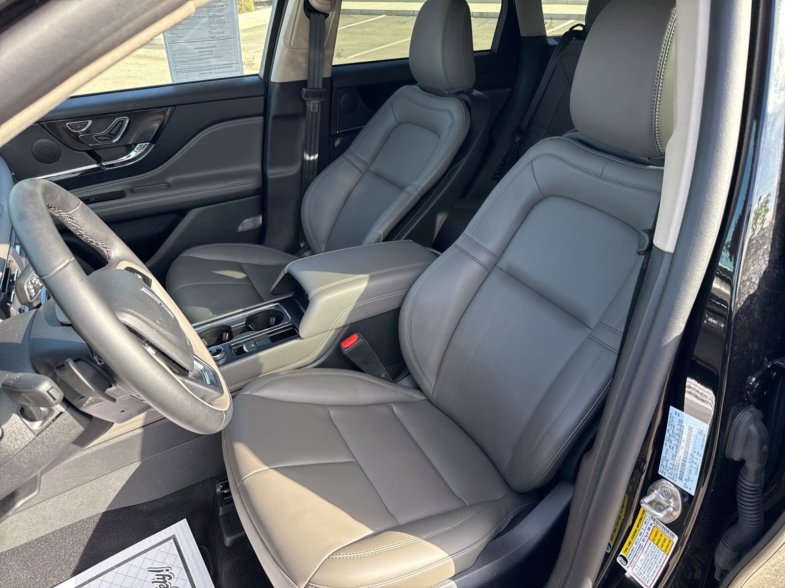 Used 2025 Lincoln Corsair FWD image 9