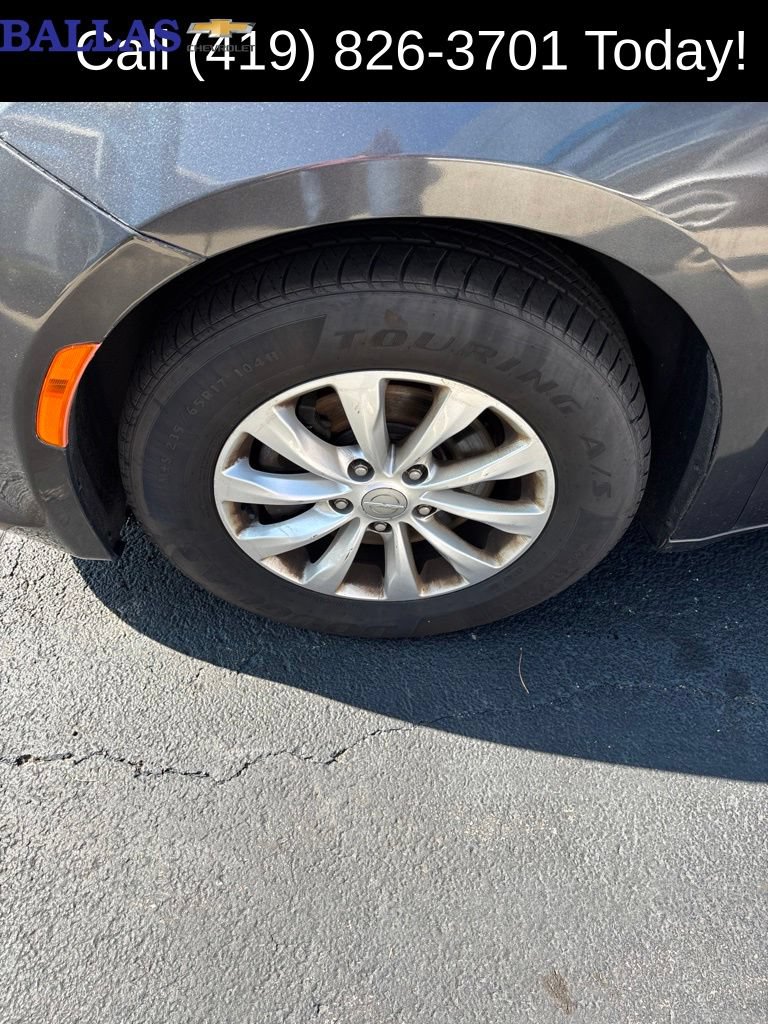 Used 2019 Chrysler Pacifica Touring-L FWD image 10