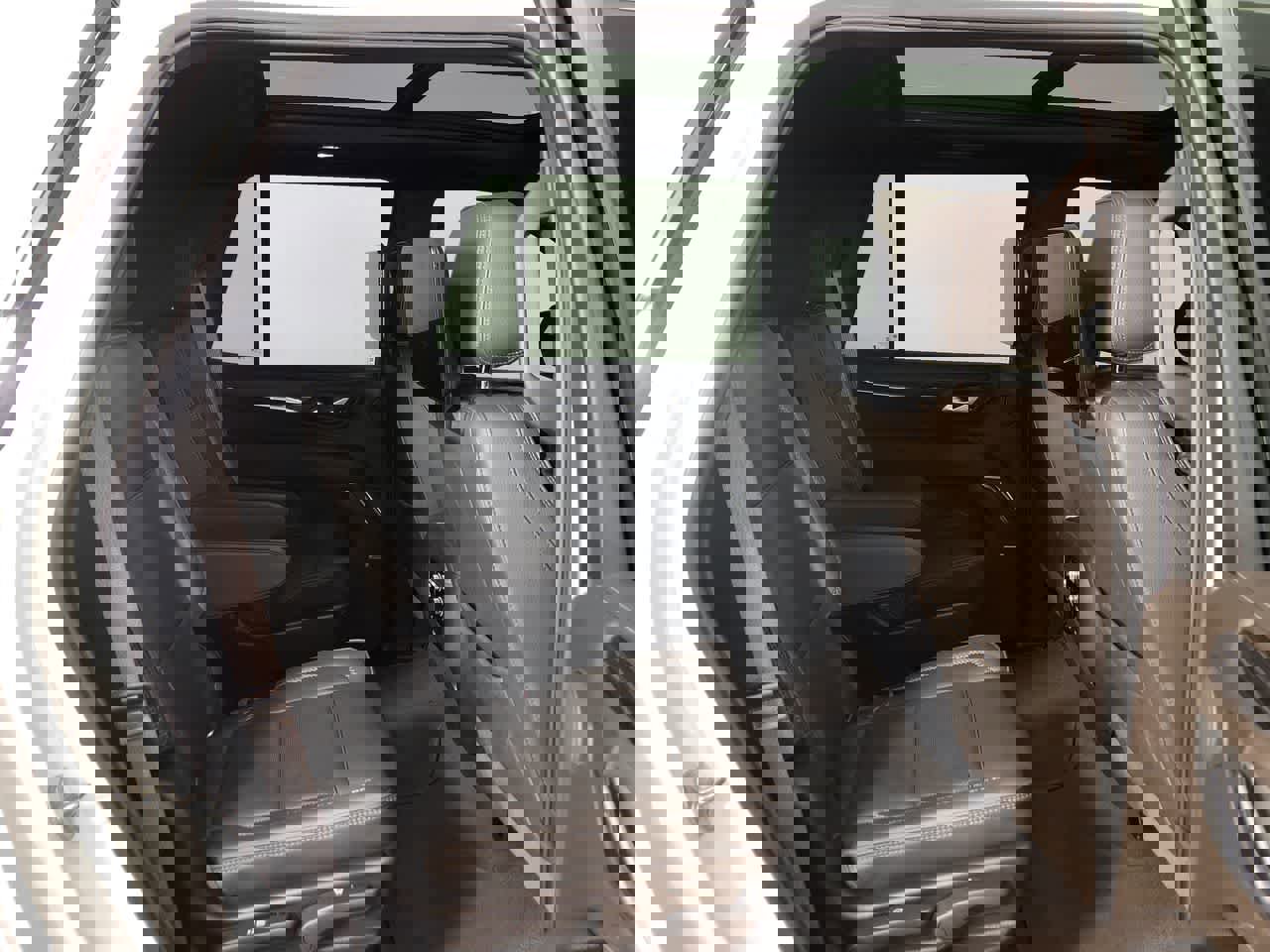 Used 2022 GMC Yukon Denali w/ Denali Premium Package image 22