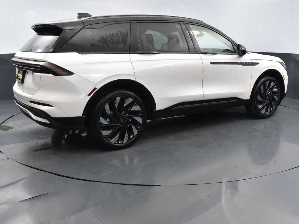 New 2026 Lincoln Nautilus Reserve image 4