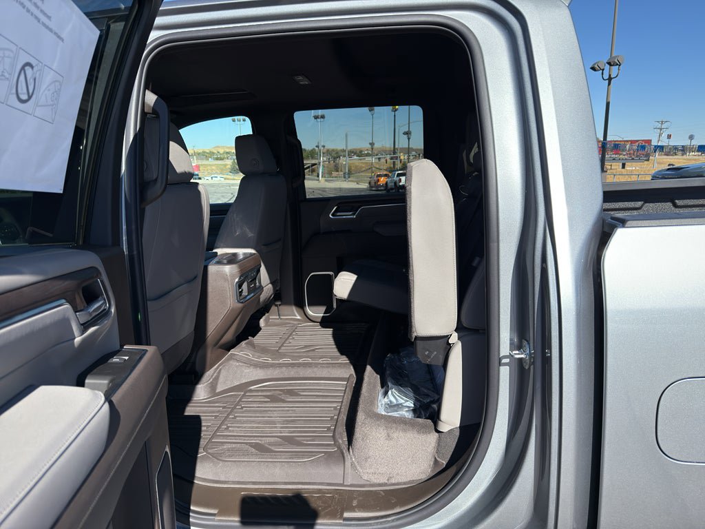 New 2026 GMC Sierra 3500 SLT w/ SLT Premium Package AWD/4WD image 17