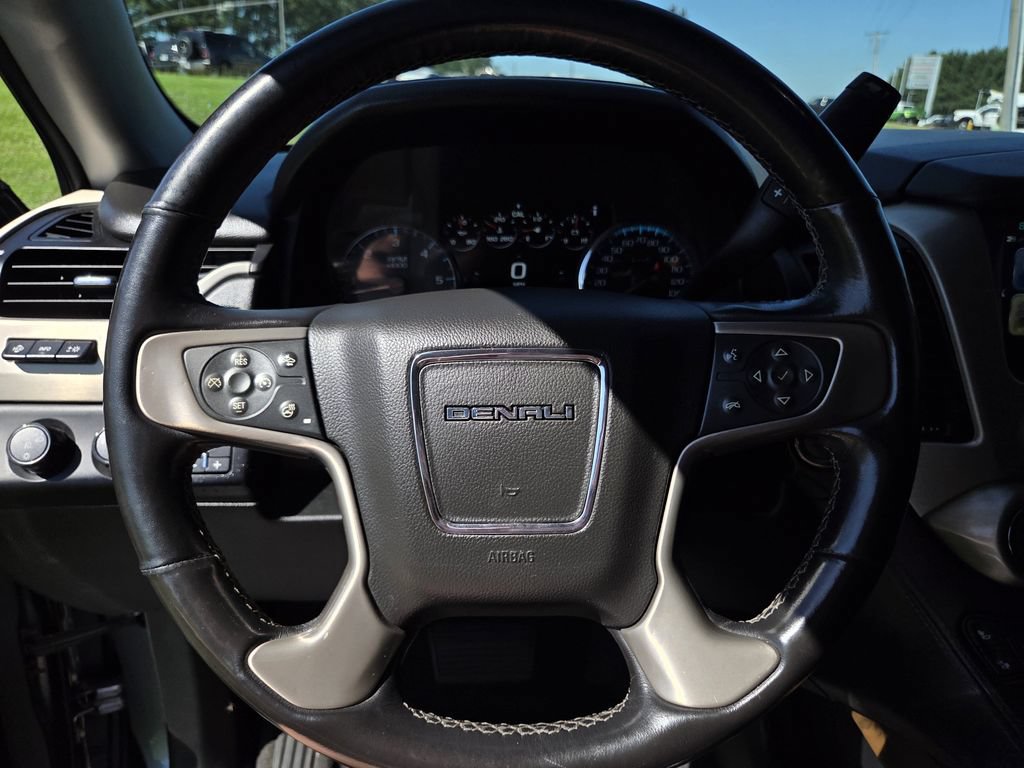 Used 2020 GMC Yukon Denali w/ Open Road Package AWD/4WD image 24