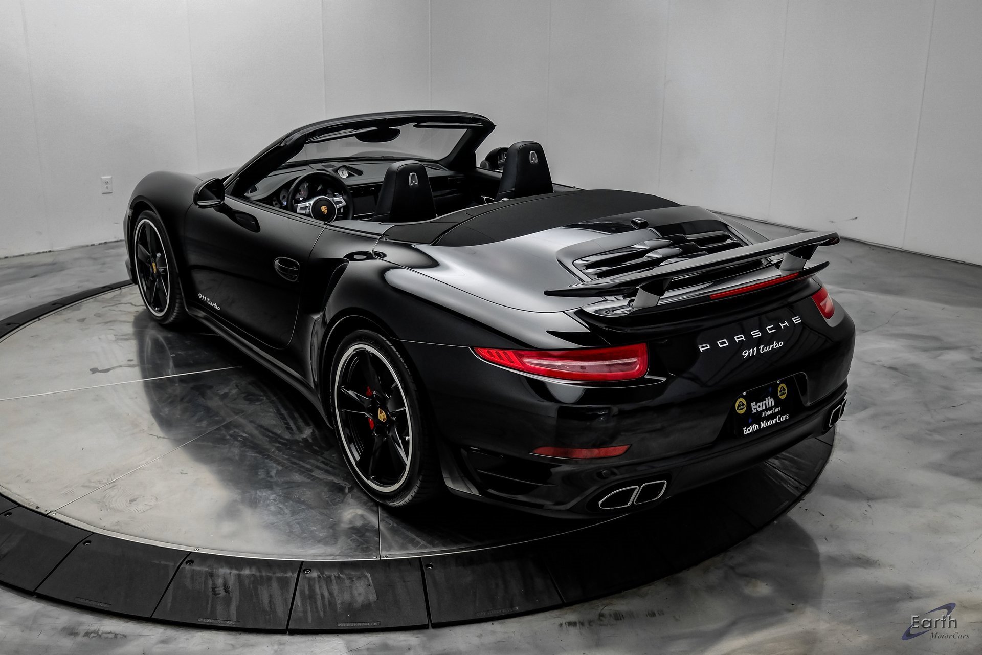 Used 2015 Porsche 911 Turbo image 12