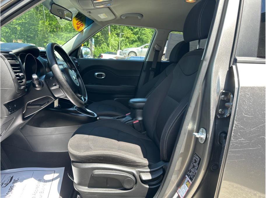 Used 2018 Kia Soul image 12