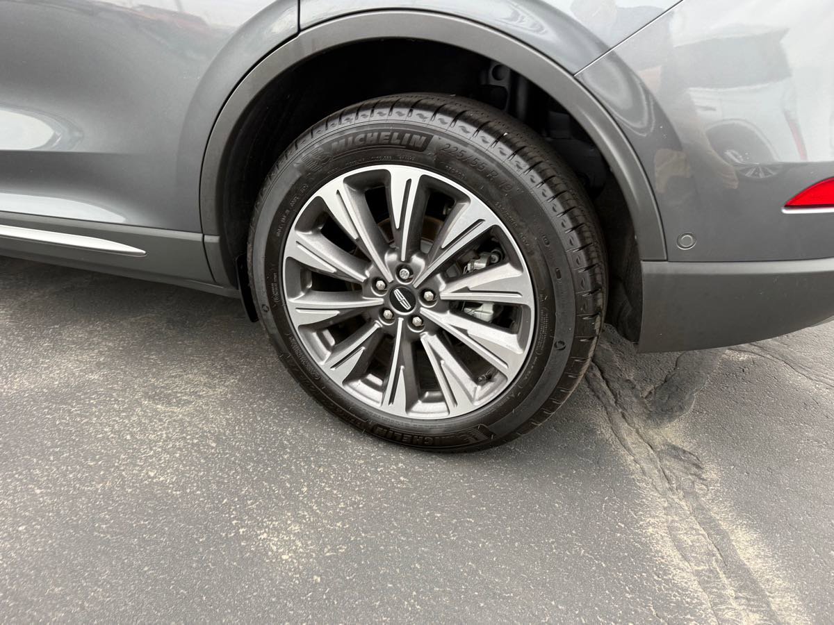 Used 2022 Lincoln Corsair Reserve w/ Equipment Group 201A image 9