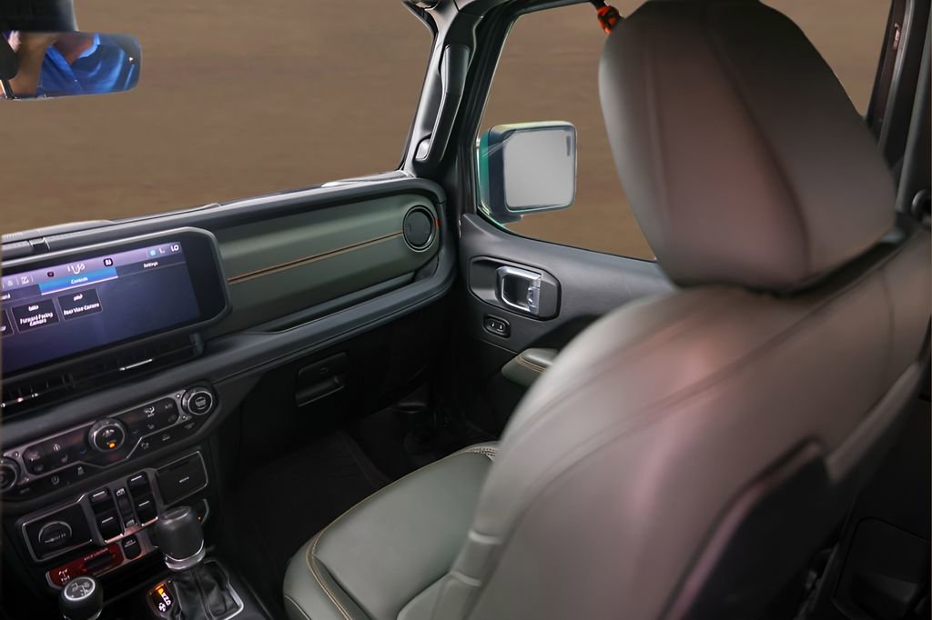 Used 2024 Jeep Gladiator Mojave AWD/4WD image 25