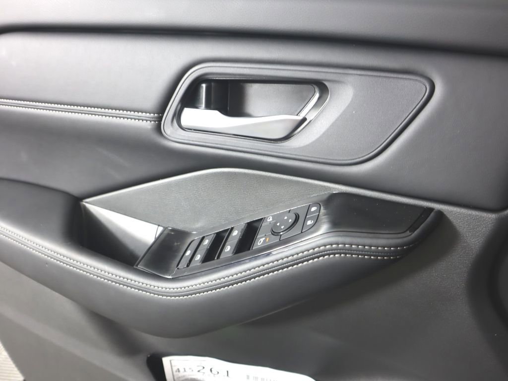 New 2026 Nissan Rogue SV w/ SV Premium Package image 18