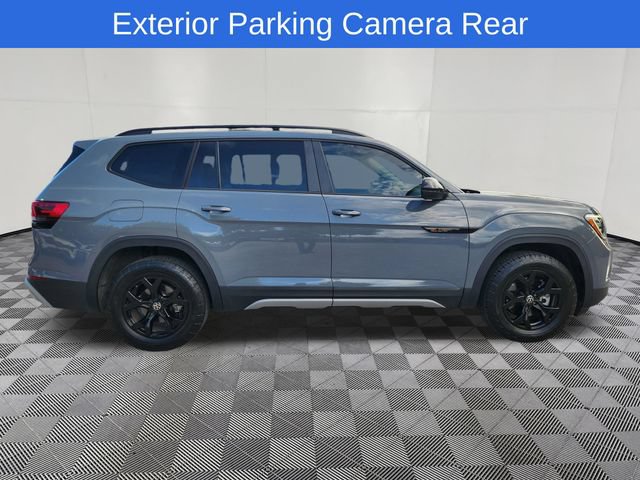 Used 2025 Volkswagen Atlas Peak Edition SE AWD/4WD image 4