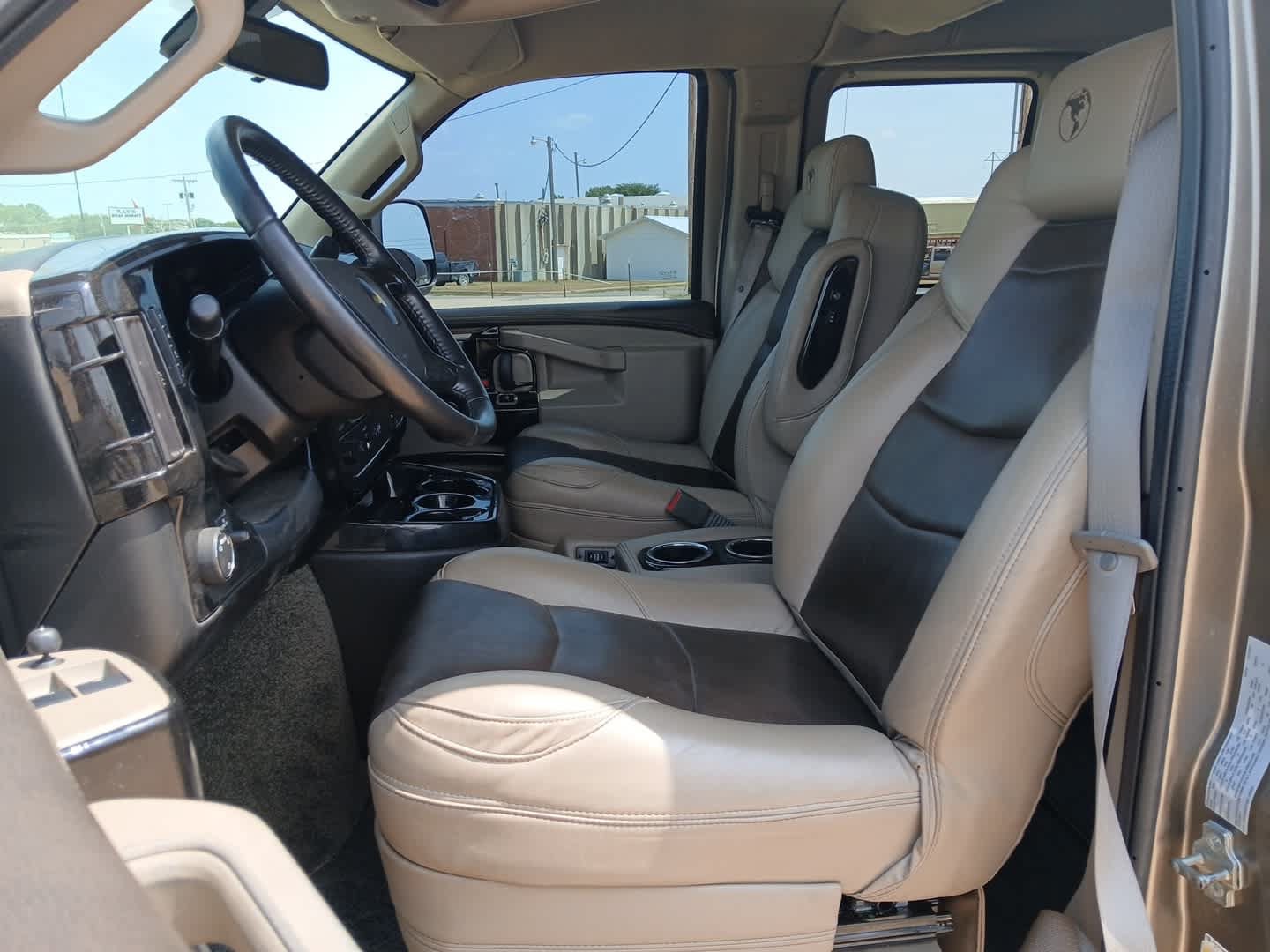 Used 2021 Chevrolet Express 2500 w/ Enhanced Convenience Package RWD image 19