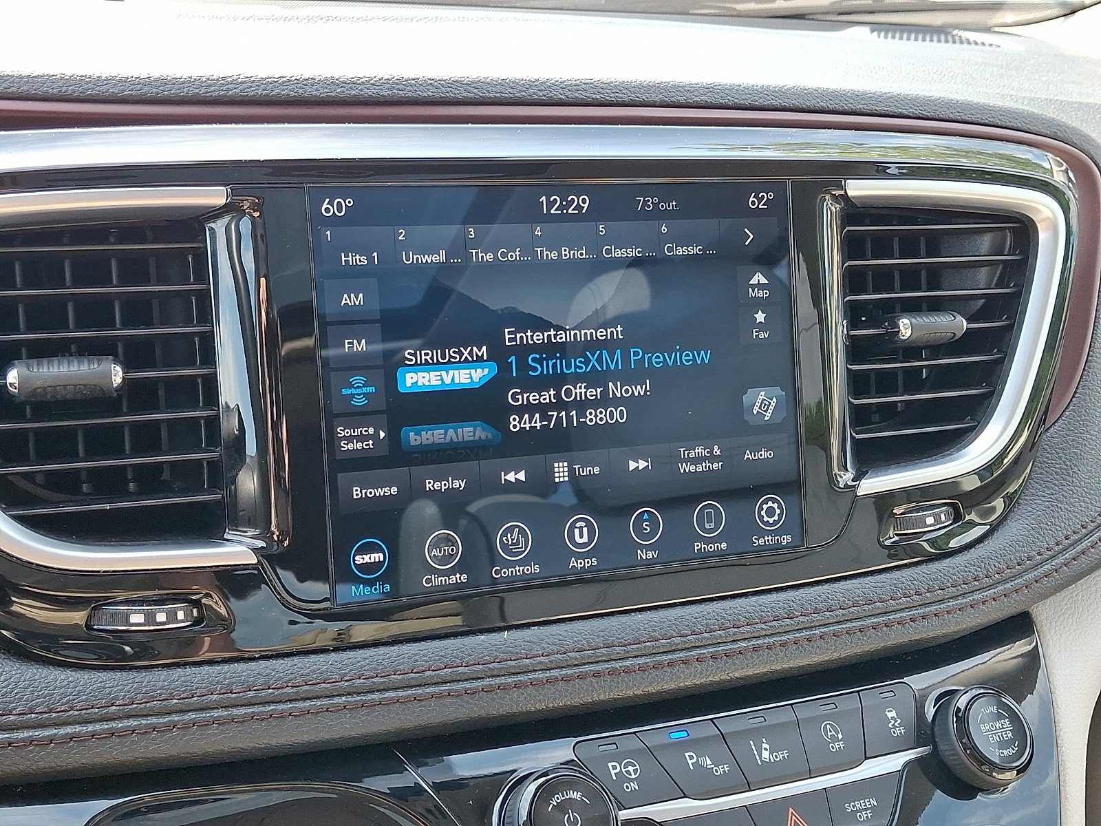Used 2019 Chrysler Pacifica Limited w/ Advanced Safetytec Group FWD image 23