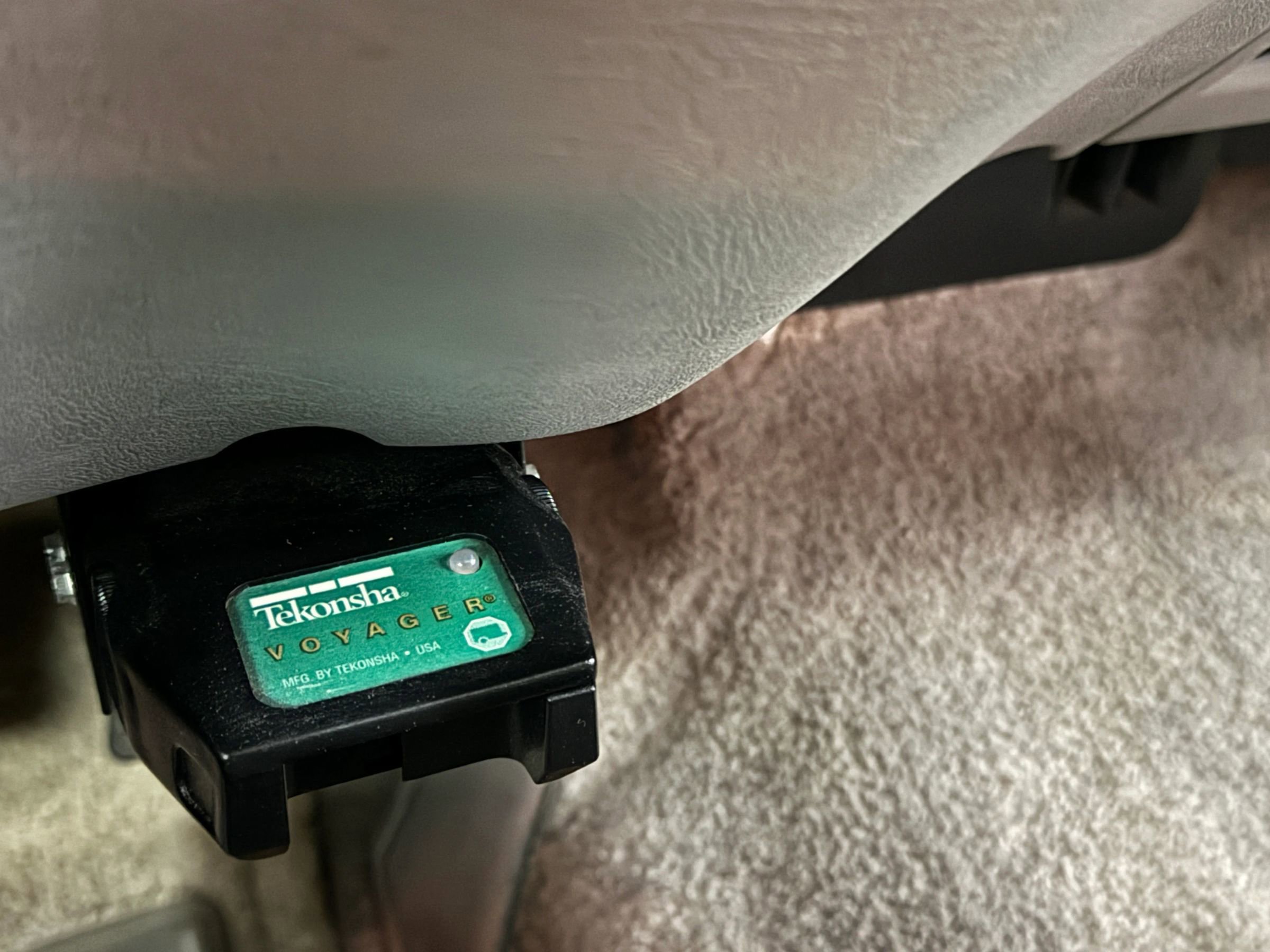 Used 2000 Chevrolet Tahoe Z71 w/ Comfort & Security Pkg AWD/4WD image 63