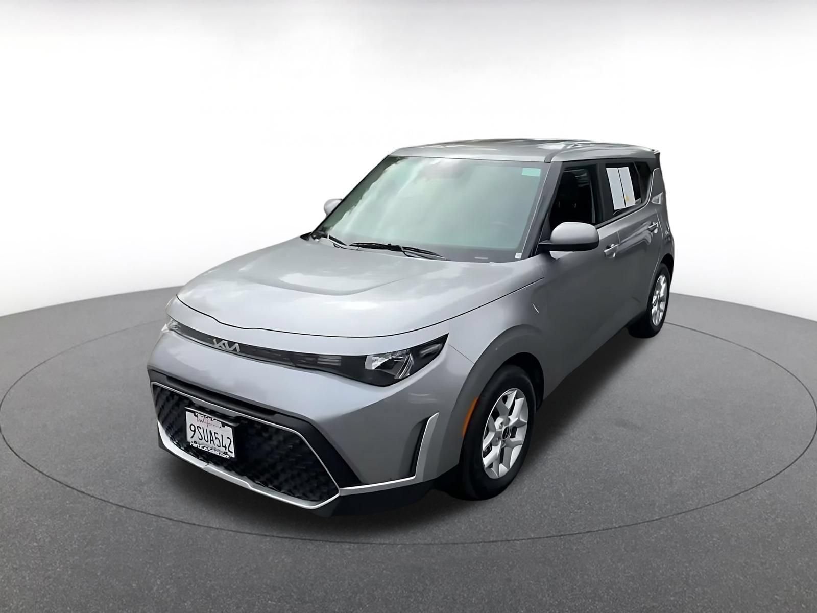 Used 2025 Kia Soul LX w/ LX Technology Package FWD image 5