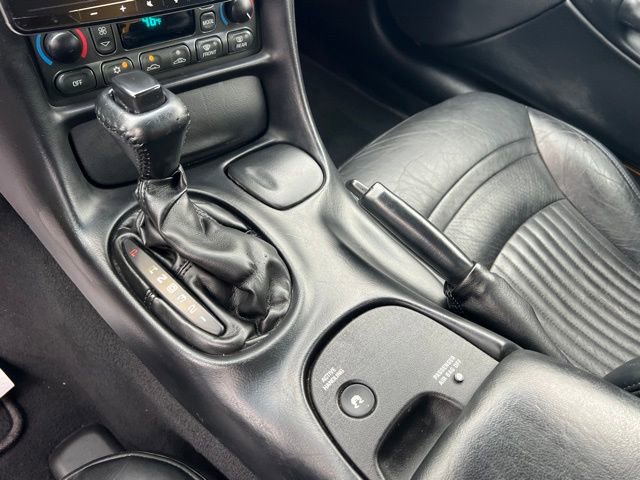 Used 2004 Chevrolet Corvette Convertible w/ Preferred Equipment Group RWD image 13