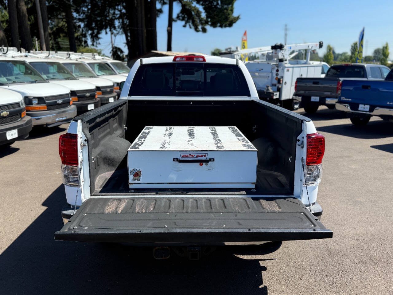 Used 2013 Toyota Tundra 4x4 Double Cab w/ Tow Pkg image 9