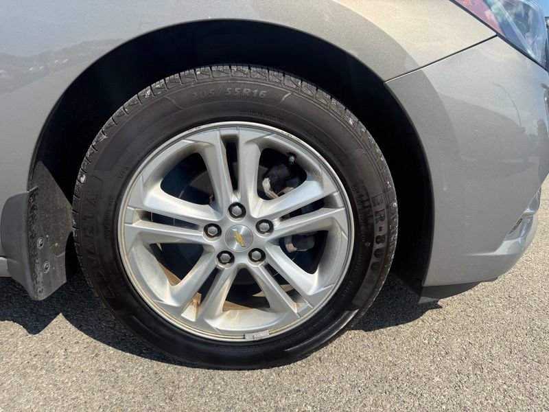 Used 2018 Chevrolet Cruze LT w/ Convenience Package FWD image 13
