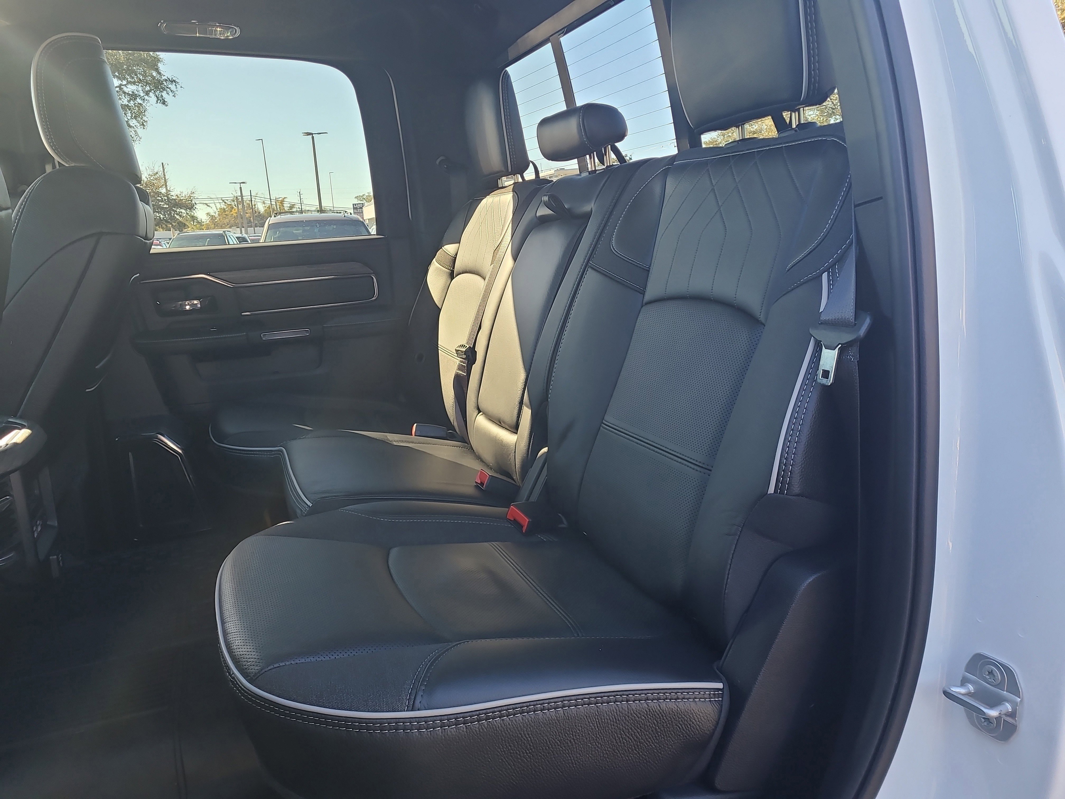 Used 2025 RAM 3500 Limited AWD/4WD image 14