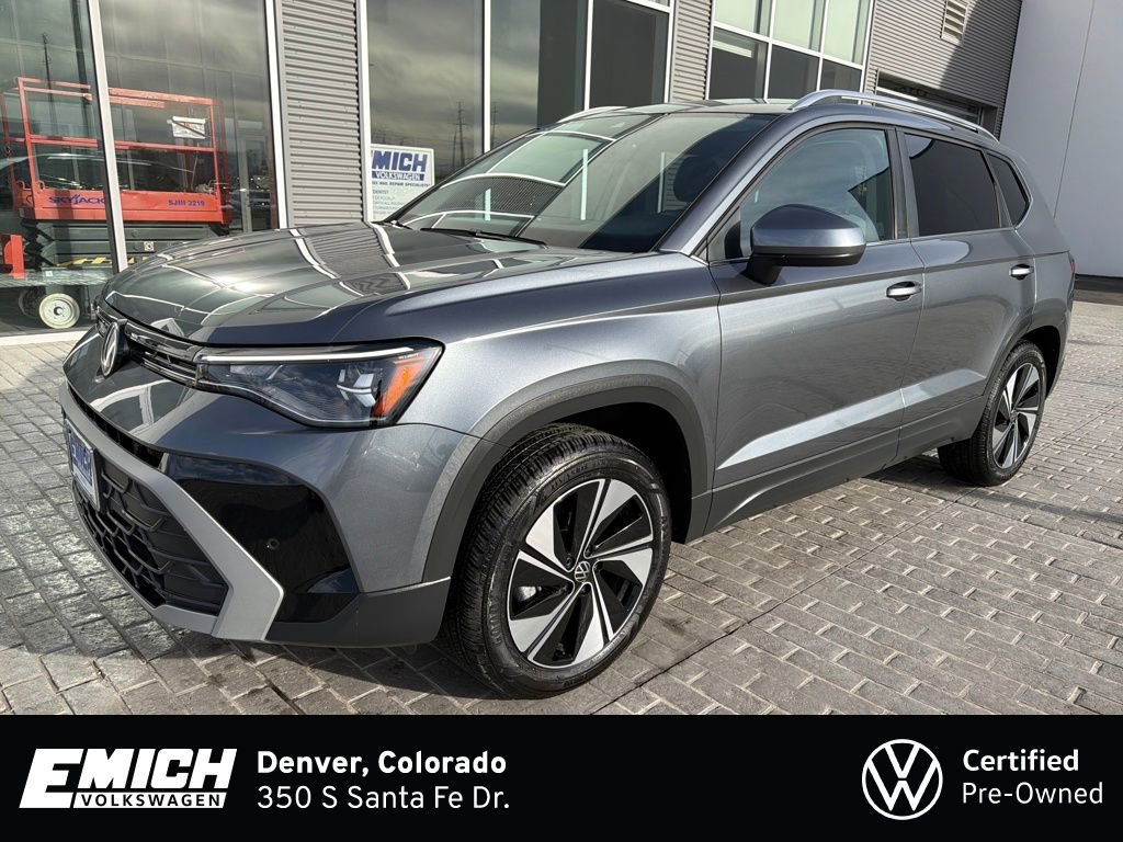 Certified 2025 Volkswagen Taos SE image 1