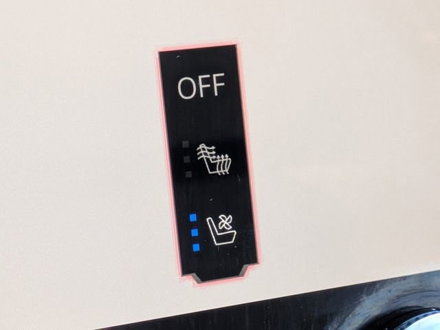 Used 2025 GMC Acadia Denali image 25