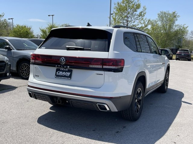 New 2025 Volkswagen Atlas Peak Edition SE image 7