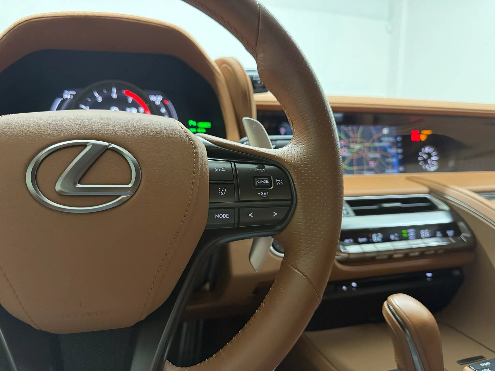 Used 2023 Lexus LC 500h w/ Dynamic Handling Package RWD image 68
