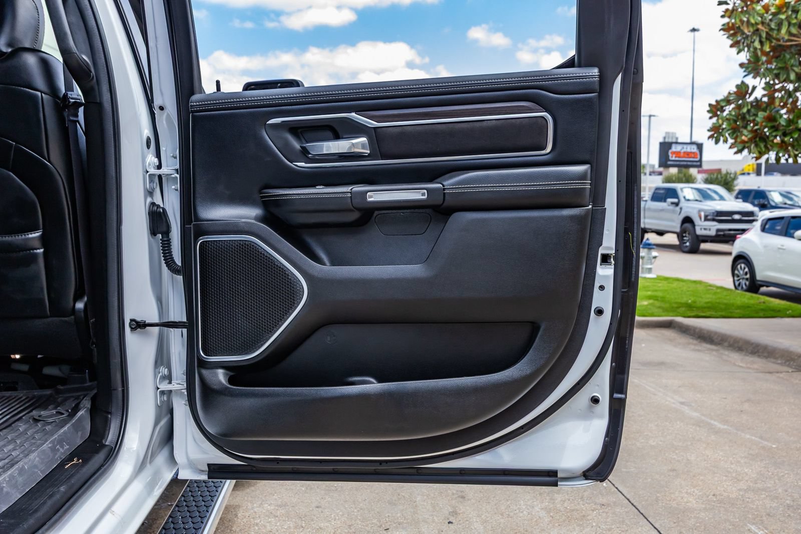 Used 2025 RAM 1500 Laramie w/ Sport Appearance Package AWD/4WD image 40