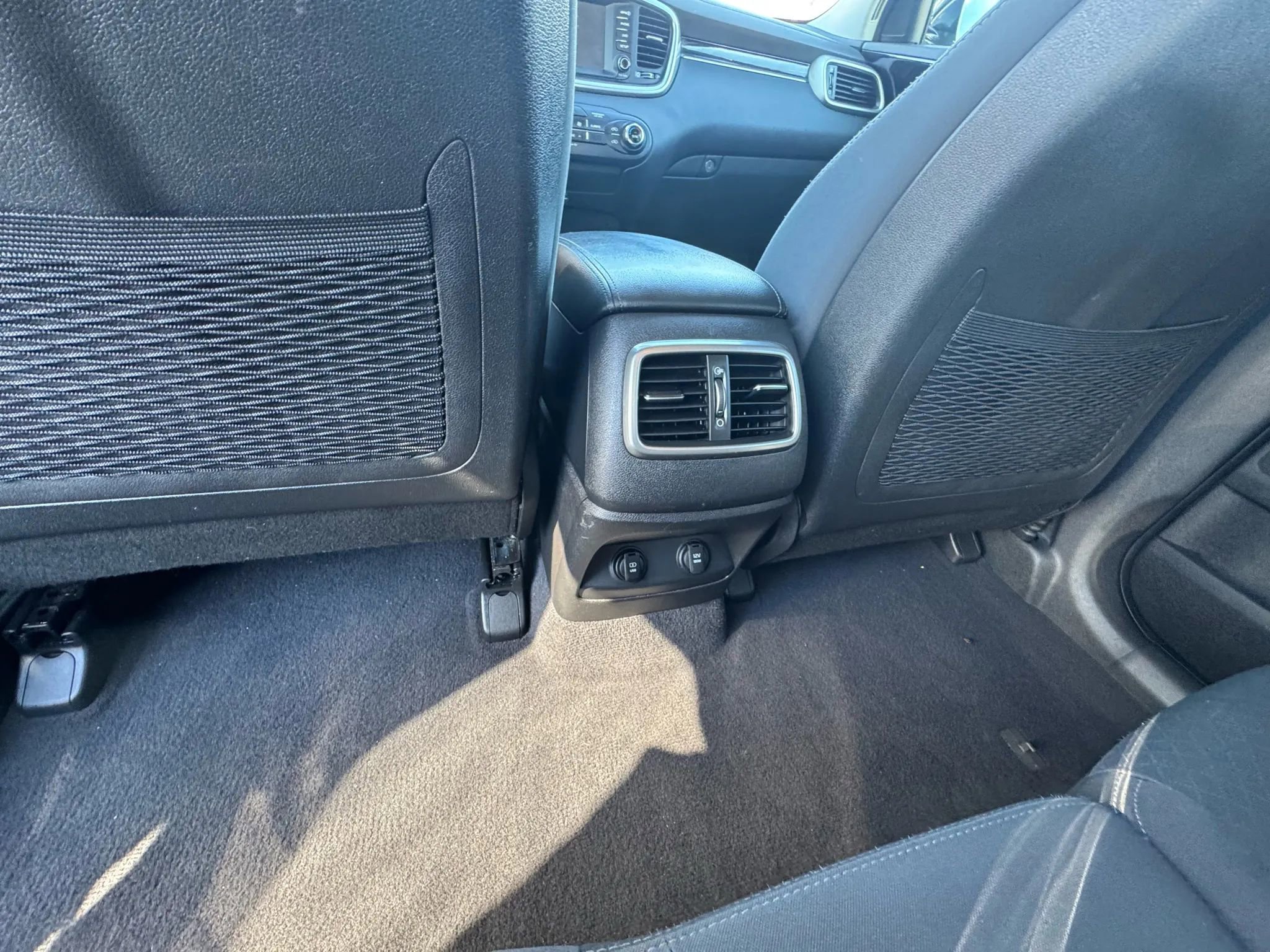 Used 2018 Kia Sorento LX Sport Utility 4D image 18