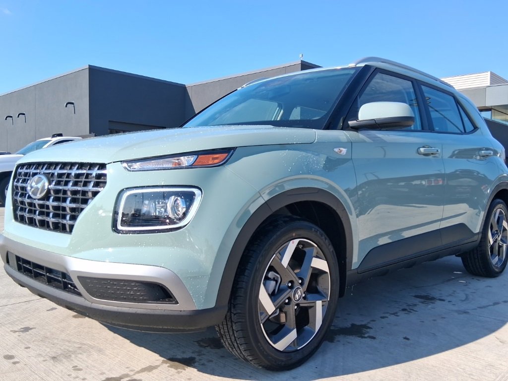 New 2025 Hyundai Venue Limited