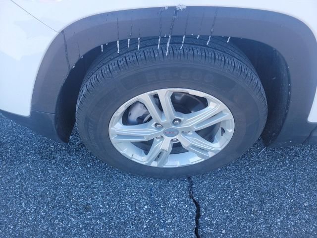 Used 2024 GMC Terrain SLE image 12