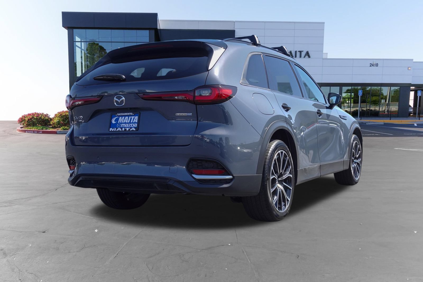 Certified 2025 MAZDA CX-70 Plug-In Hybrid w/ Premium Pkg AWD/4WD image 4