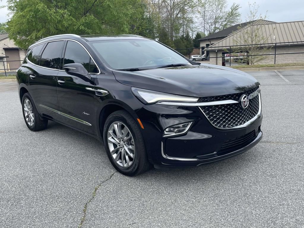 Used 2023 Buick Enclave Avenir w/ Avenir Technology Package FWD image 7