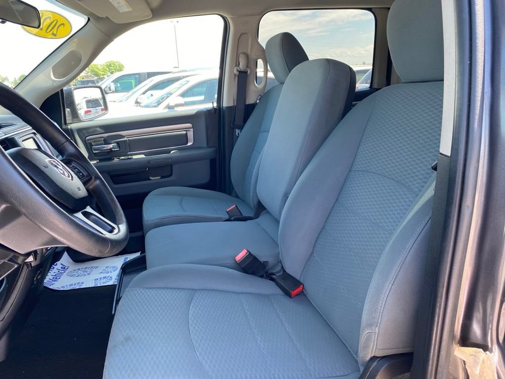 Used 2017 RAM 1500 Classic SLT AWD/4WD image 4