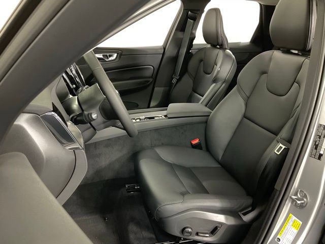 New 2025 Volvo XC60 B5 Core w/ Protection Package Premier image 32