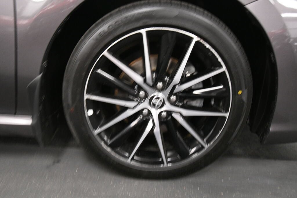 Used 2023 Toyota Camry SE FWD image 28