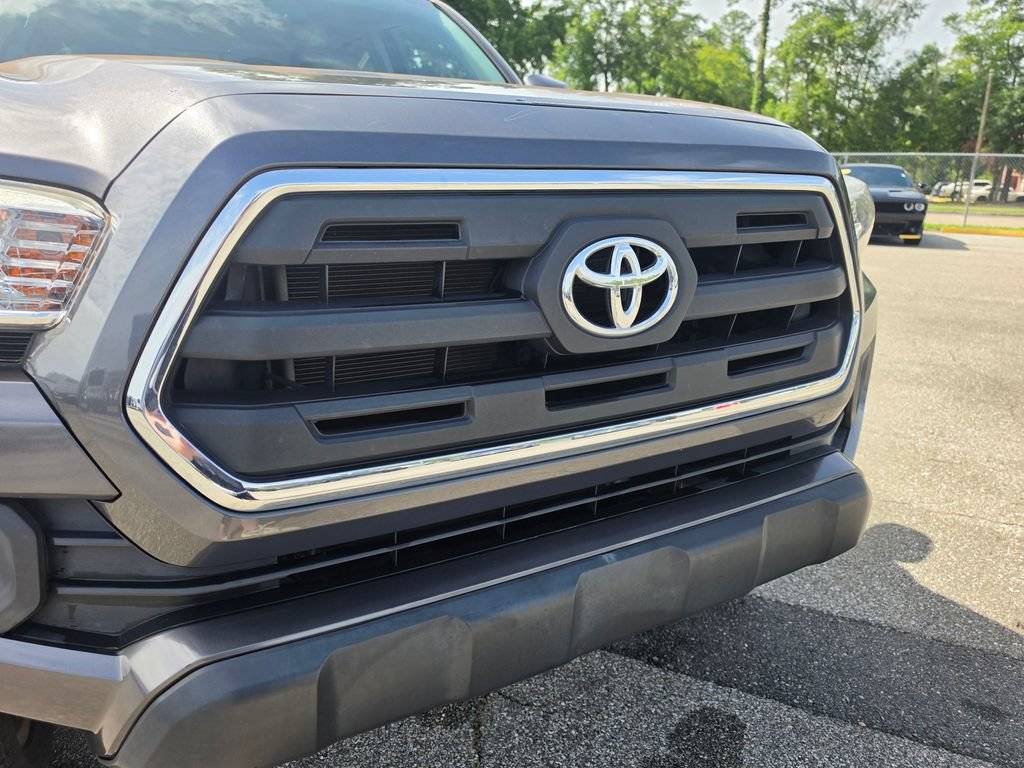 Used 2017 Toyota Tacoma SR5 w/ Tow Package RWD image 14