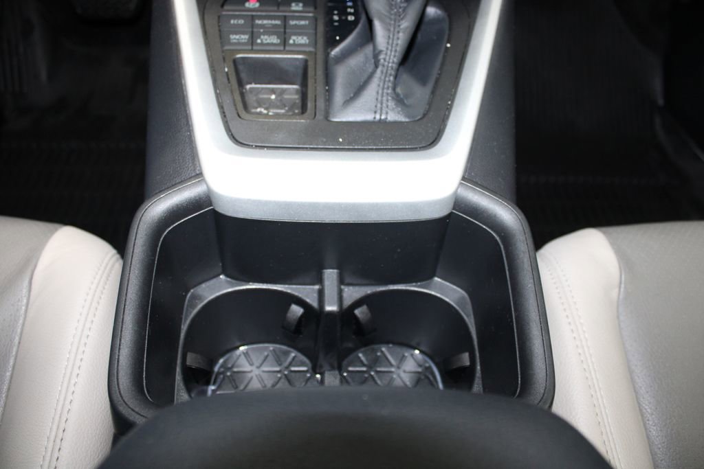 Used 2022 Toyota RAV4 XLE w/ Convenience Package AWD/4WD image 29
