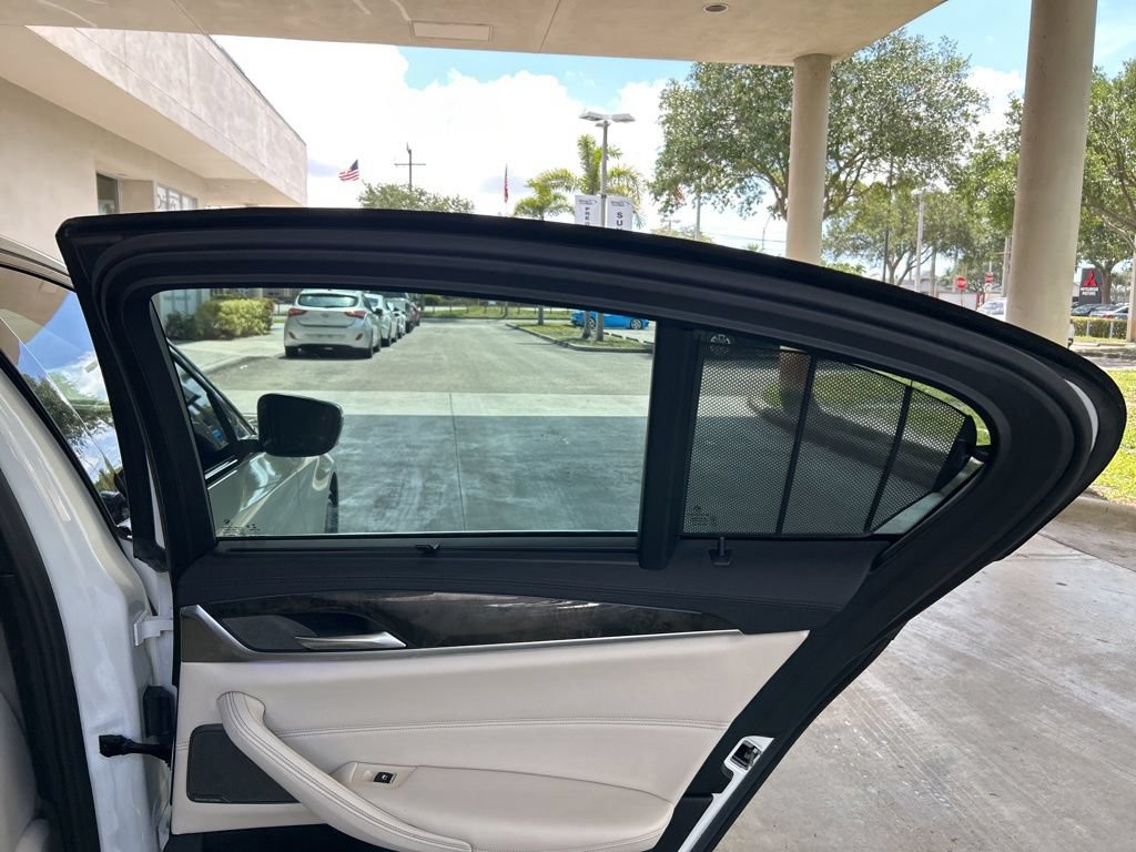 Used 2019 BMW M550i xDrive w/ Dynamic Handling Package AWD/4WD image 37