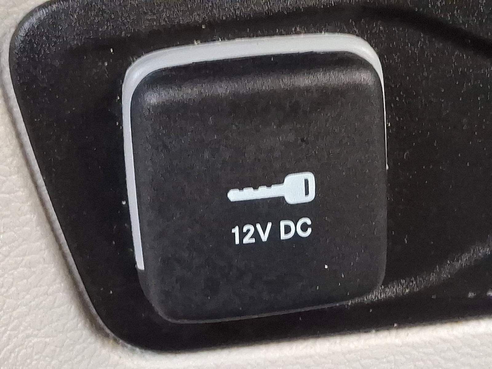 Certified 2023 Chrysler Pacifica Touring-L image 27