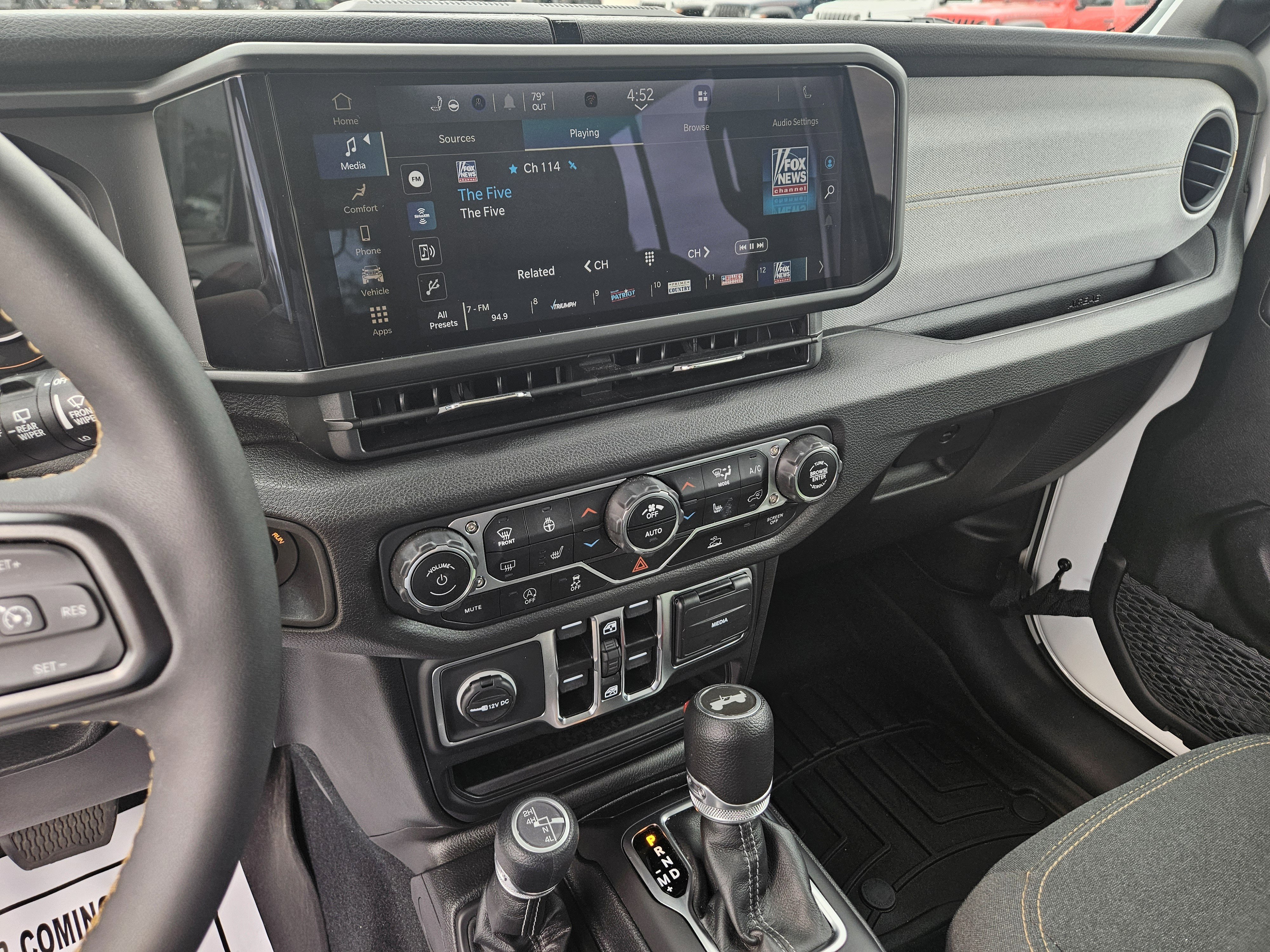 Used 2024 Jeep Wrangler Sport S image 19