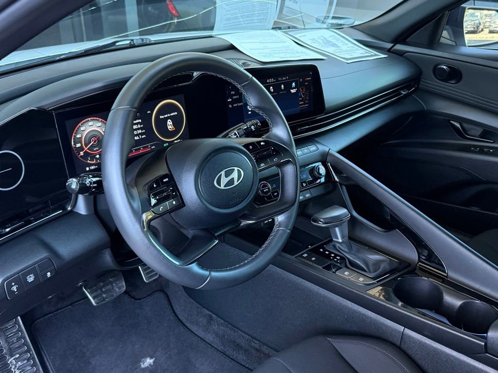 Used 2025 Hyundai Elantra SEL FWD image 19