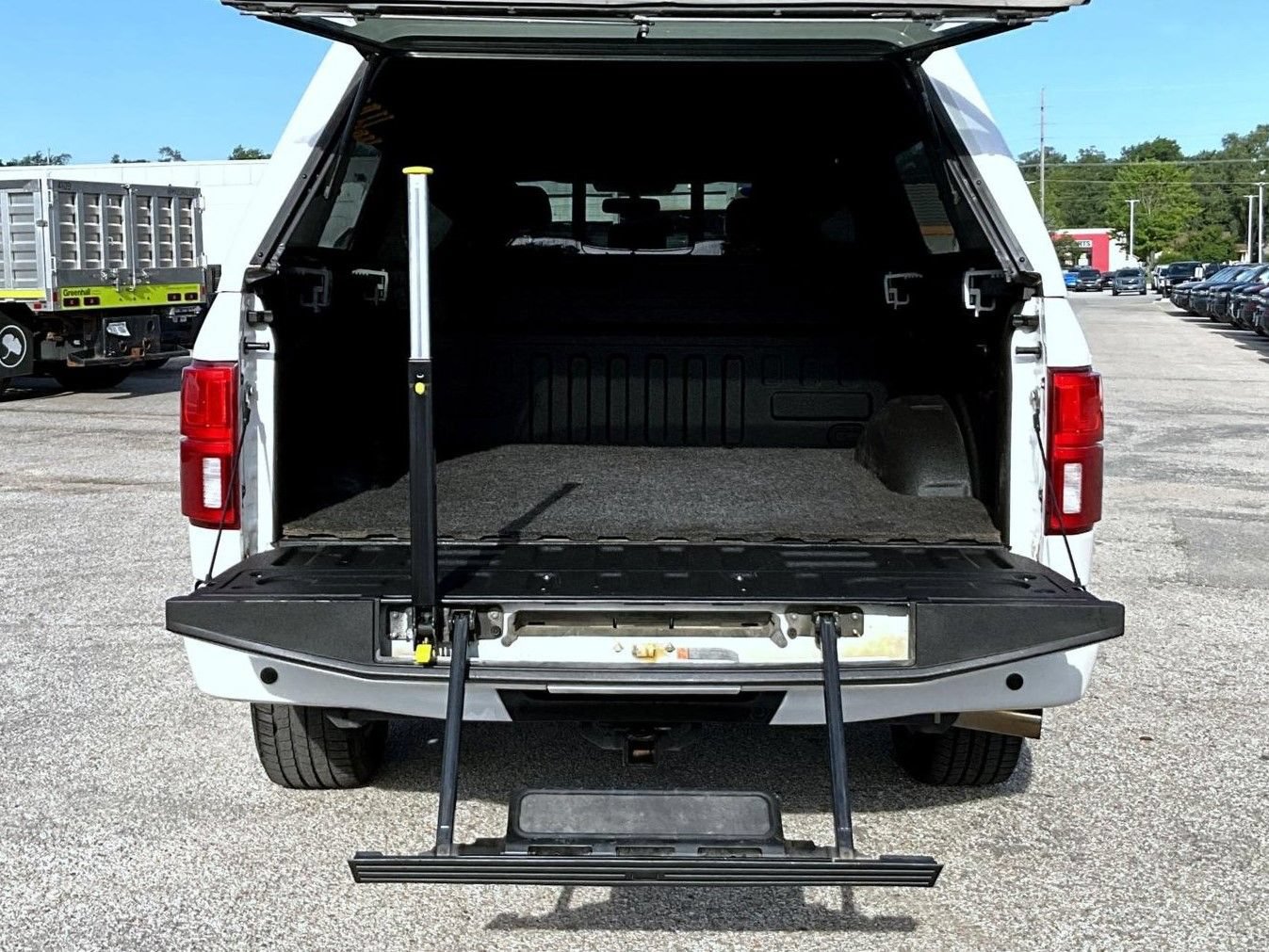 Used 2018 Ford F150 Platinum w/ Equipment Group 701A Luxury AWD/4WD image 11