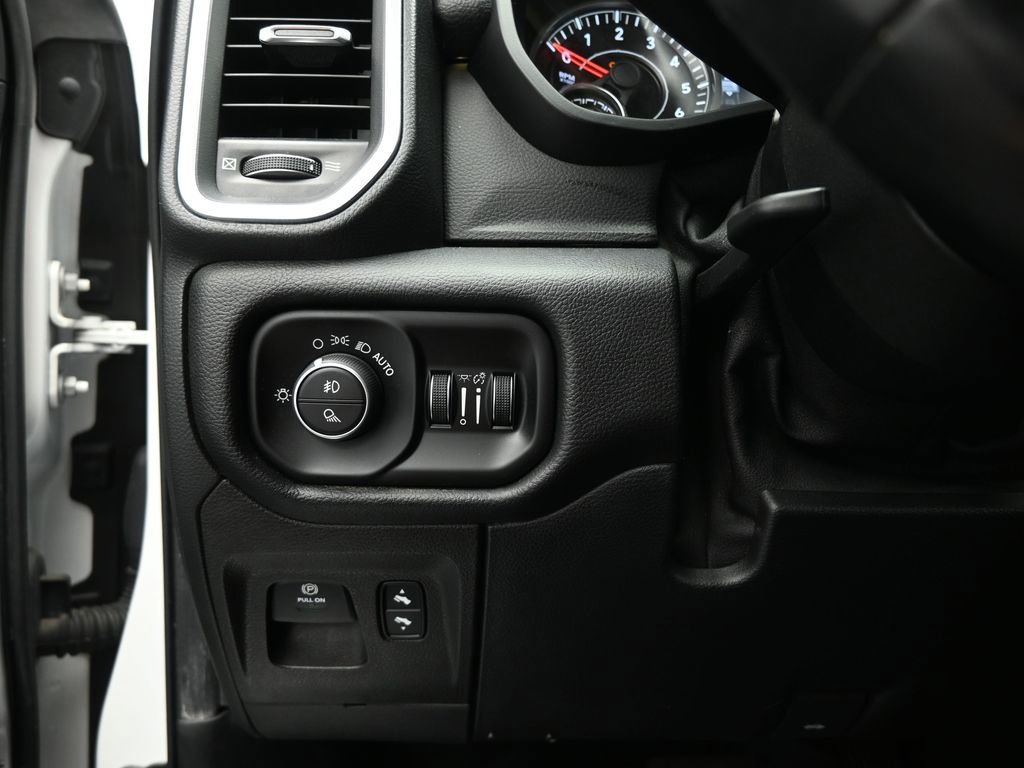 Used 2019 RAM 1500 Laramie image 12