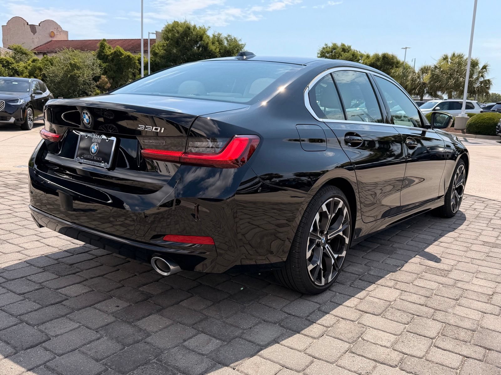 Used 2025 BMW 330i Sedan w/ Convenience Package RWD image 9