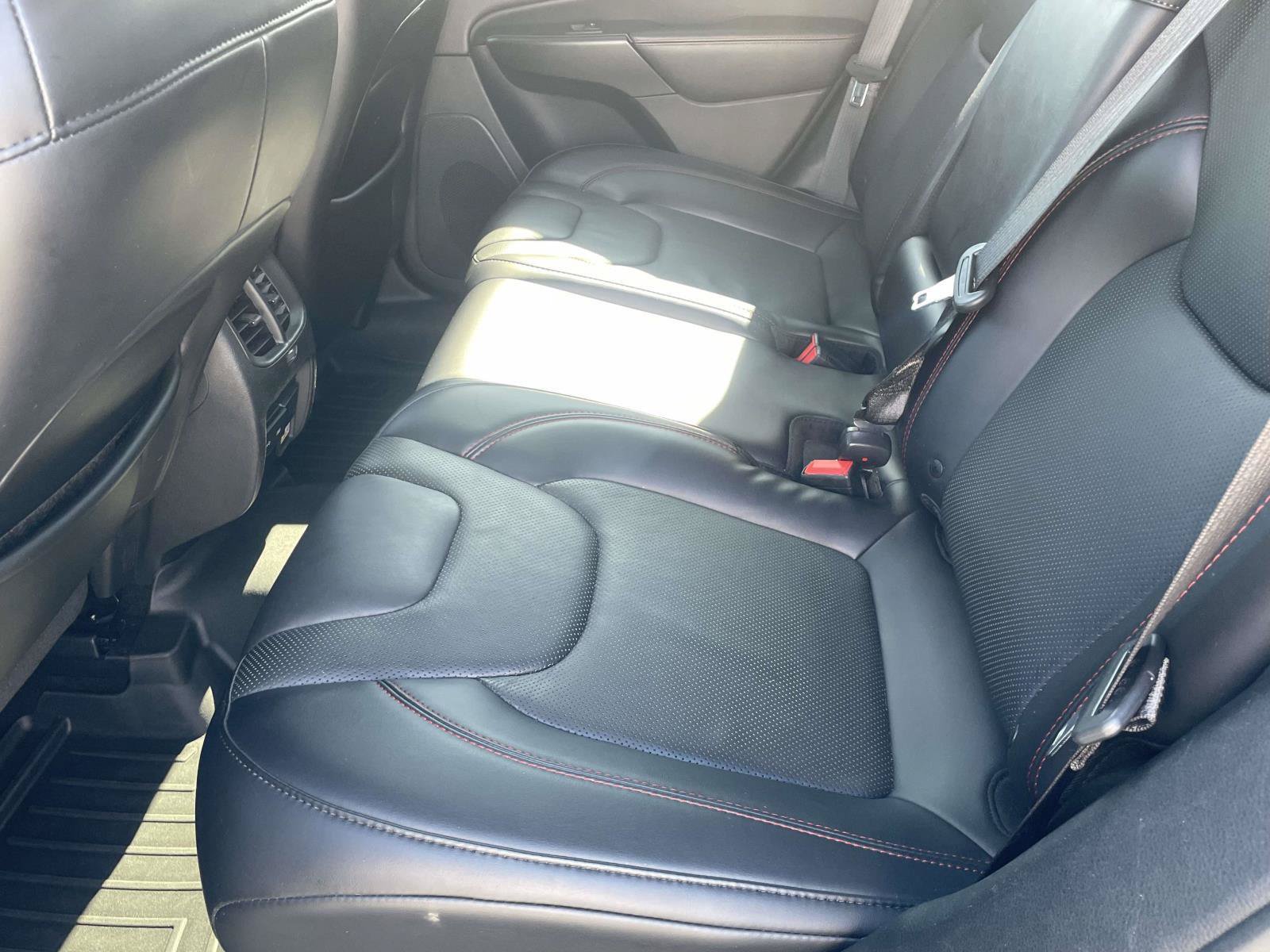 Used 2019 Jeep Cherokee Trailhawk AWD/4WD image 10