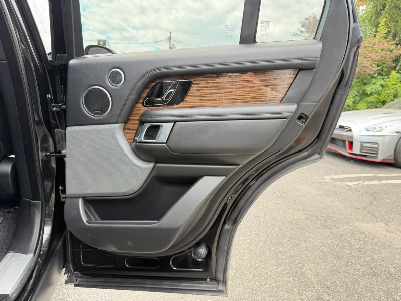Used 2018 Land Rover Range Rover Supercharged AWD/4WD image 25