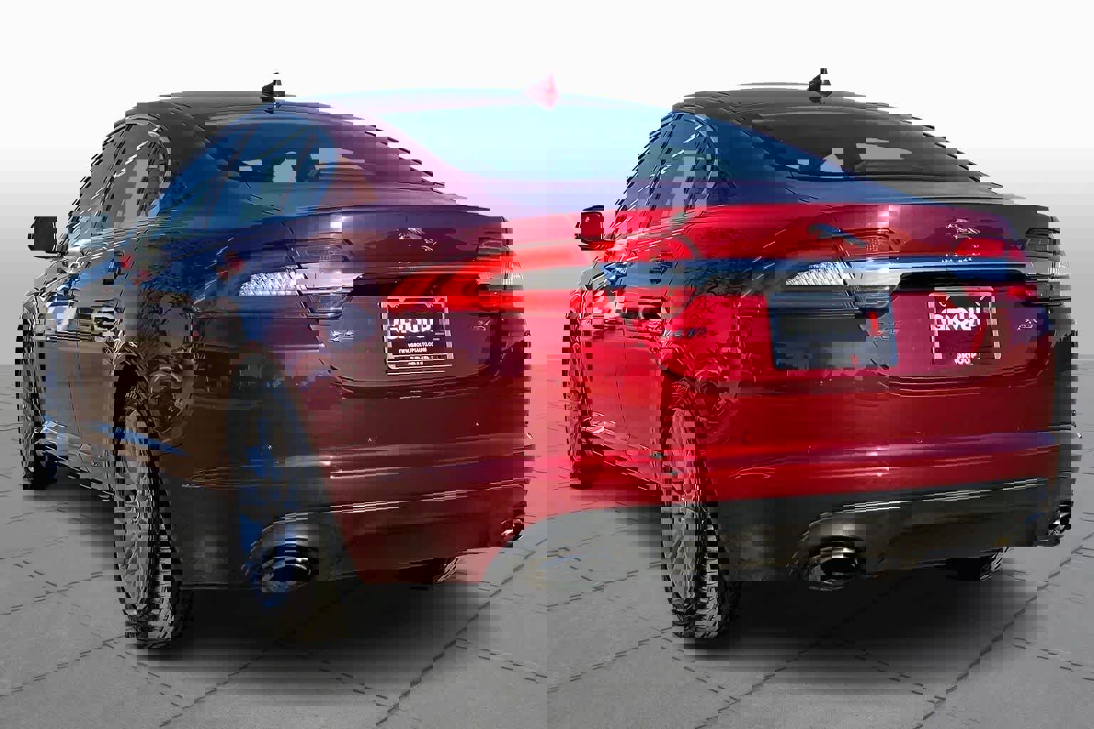 Used 2013 Jaguar XF 3.0 image 11