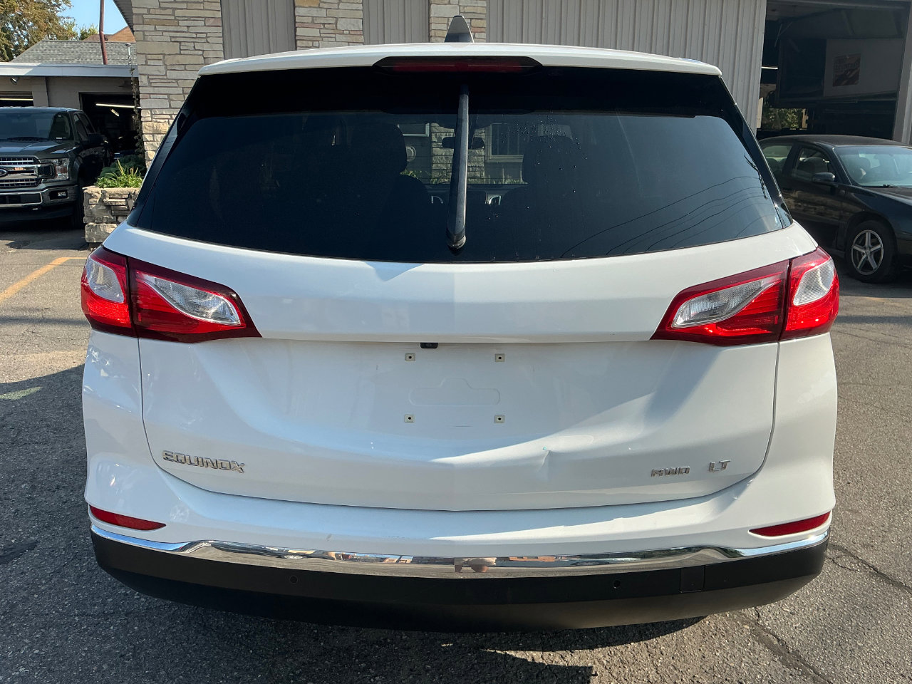 Used 2019 Chevrolet Equinox LT w/ Driver Convenience Package image 4