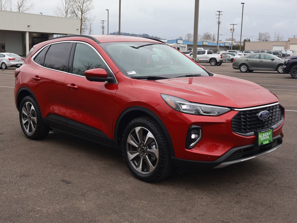 Used 2023 Ford Escape Platinum w/ Premium Technology Package image 10