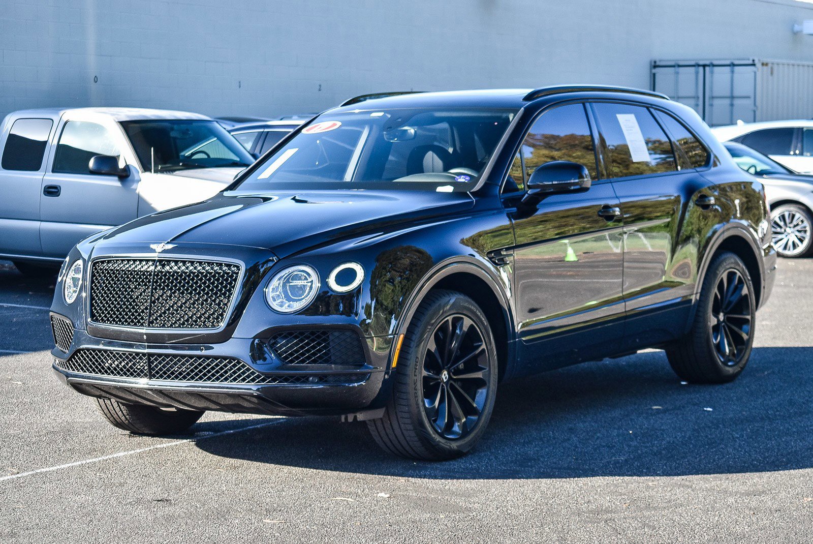 Used 2019 Bentley Bentayga image 3