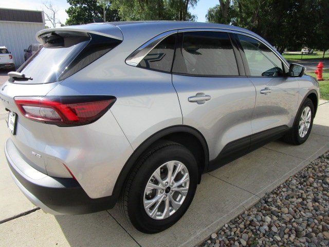 Used 2023 Ford Escape Active w/ Tech Pack #2 AWD/4WD image 7
