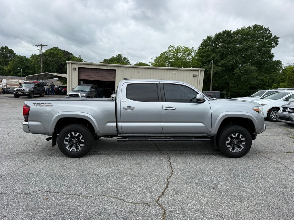Used 2019 Toyota Tacoma SR5 AWD/4WD image 8